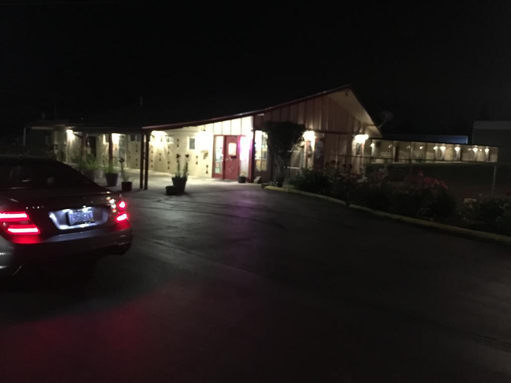 Budget Inn Motel Woodburn Zewnętrze zdjęcie