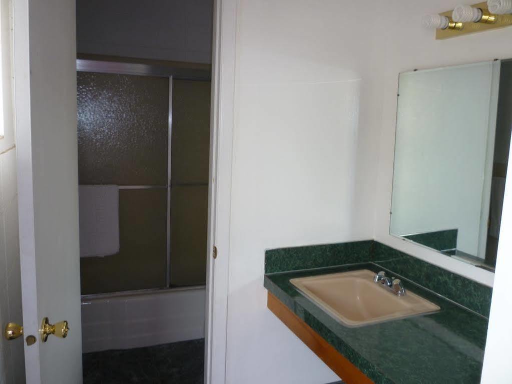 Budget Inn Motel Woodburn Zewnętrze zdjęcie